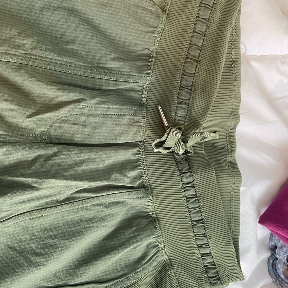 lululemon dance studio crop jogger